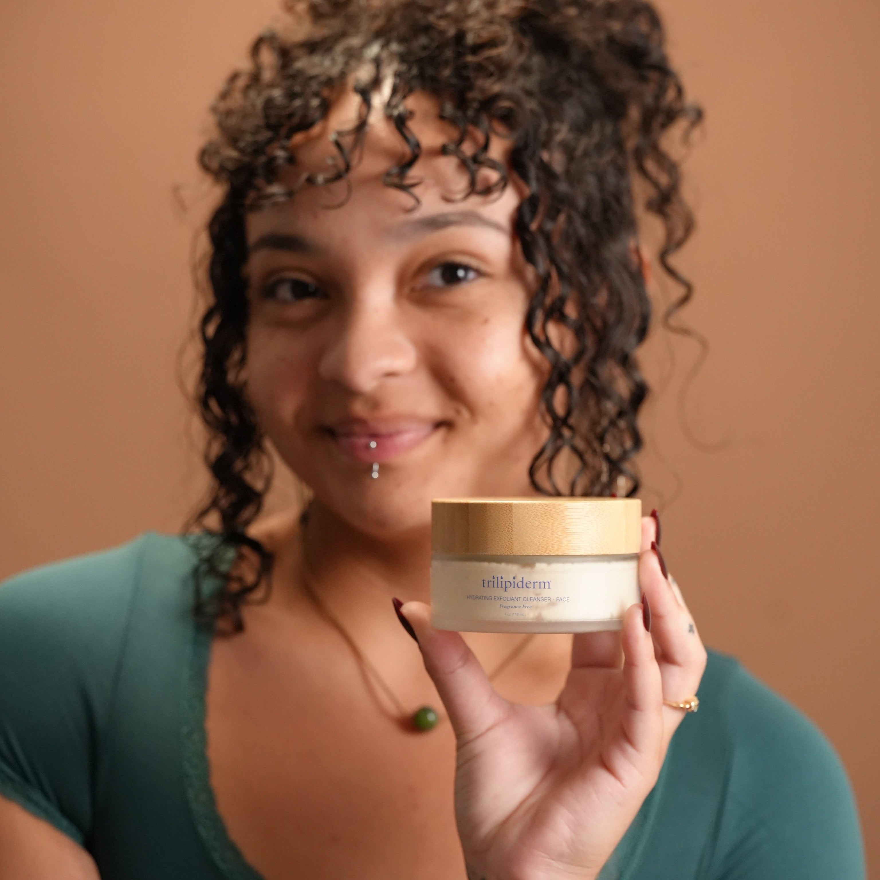Hydrating Exfoliant Face Cleanser | Trilipiderm Gentle Daily Cleanser