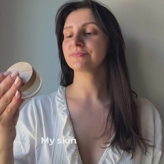 Tilipiderm Rehydration Night Crème hydrating hyaluronic acid and gentle retinol moisturizer. Perfect for all skin types, comforting soothing hydration to repair the skin barrier.